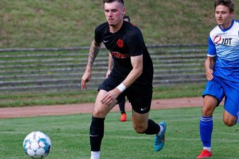 Auf Dominanz folgt Zitterpartie - Doppelpacker Julian Rudolph (links) gehörte zu den Matchwinnern beim Meeraner SV.