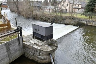 Auf Freiberger Mulde verunglückter Kajakfahrer stirbt im Krankenhaus - Das Sägewerkswehr in Mulda. Am Sonntag ist hier einer von zwei Kajakfahrern gekentert.