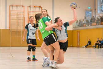 Auf Medaillenkurs: Weißenborner Handballerinnen nehmen hohe Hürde in Westsachsen - Starker Auftritt: Tatjana Ployer war beim 26:23-Sieg in Langenhessen mit 7 Toren beste Rotation-Werferin. Insgesamt hat die 22-Jährige in dieser Saison 36 Treffer zu Buche stehen.