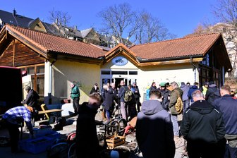 Auf Spurensuche an der früheren Zentralhaltestelle: Oldtimerclub Reichenbach erforscht die Geschichte seines heutigen Domizils - Die Teilemärkte finden seit Herbst 2013 an der ehemaligen Zentralhaltestelle statt.