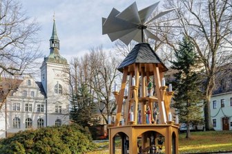 Auf welchen Märkten im Erzgebirge es schon weihnachtet - Noch ist es wenig weihnachtlich an der Scheibenberger Pyramide. Das soll sich ändern. 
