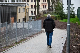 Aufatmen auf dem Chemnitzer Kaßberg: Endlich keine langen Umwege mehr - Die weiten Umwege ums Karree sind Geschichte: Ein neuer Weg auf dem Chemnitzer Kaßberg verbindet die Erzberger- mit der Horst-Menzel-Straße.
