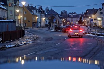 Aufatmen für Autofahrer: Gersdorfer Hauptstraße wieder befahrbar - Die Ortsdurchfahrt Gersdorf ist wieder offen.
