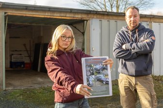 Auffälliger Oldtimer in Treuen gestohlen: Familie rätselt über Diebstahl – „Wer klaut so ein auffälliges Auto?“ - Schreck für Familie Krieglstein aus Treuen: vor Weihnachten ist der Oldtimer aus der Garage verschwunden. Vater Thomas hatte den Golf seiner 16-jährigen Tochter Nelly gekauft. Er sollte ihr Geschenk zum 18. Geburtstag werden.