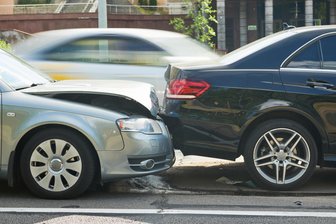 Auffälligkeiten, aber keine Beweise: Das Amtsgericht Chemnitz spricht ehemaligen Taxifahrer nach Unfallserie frei - Kein Beweis für Absicht: 46-jähriger wird nach Unfallserie freigesprochen.