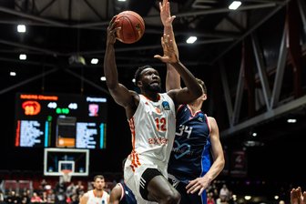 Aufholjagd lässt den Knoten platzen: Niners Chemnitz gewinnen im Eurocup gegen Panionios Athen - Amadou Sow war beim Sieg der Niners Chemnitz gegen Panionios Athen mit 19 Punkten bester Werfer.