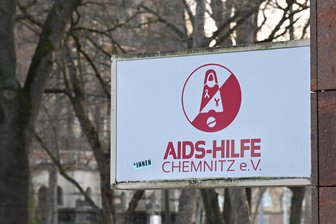 Aufklären, Beraten, Vorbeugen: Chemnitzer Aidshilfe fürchtet Aus nach 35 Jahren - Die Aidshilfe Chemnitz wurde 1990 gegründet. Nun kämpft der Verein ums Überleben seiner Aufklärungs- und Beratungsangebote.