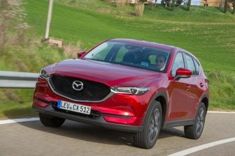 Aufrücken zur Premiumliga - Aufgefrischte Zweitauflage: Mazda bringt seinen kompakten Geländewagen CX-5 ab für mindestens 24.990 Euro in den Handel.