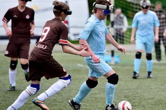 Auftakt mit Hindernissen - CFC-Kapitän Jörg Fetzer (r.) gehört seit Jahren zu den besten Spielern der Bundesliga.