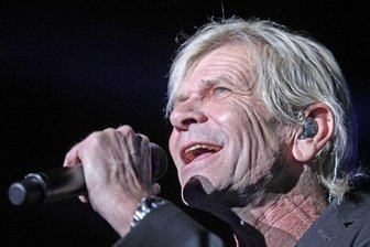 Auftritt von Matthias Reim beschließt Promi-Reigen in Stadthalle -