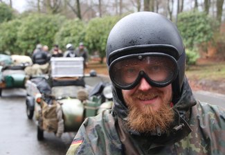 Augustusburg: Die Winterbiker sind schon da - Eric Lindner aus Dresden war einer der ersten beim Wintertreffen der Biker in Augustusburg.