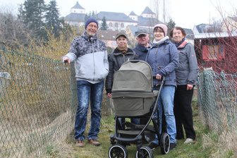 Augustusburg/Niederwiesa: Kleingärtner werben mit Kartoffel-Verkostung und frisch gepresstem Saft um neue Pächter - Im Augustusburger Kleingartenverein ist der Zusammenhalt sehr gut, sagen Steffen Geithner und Manuela Plieske (v.l.).