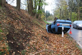 Augustusburg: Skoda überschlägt sich auf S 223 - Ein Skoda überschlug sich am Mittwoch bei einem Unfall nahe Grünberg.