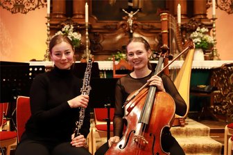 Augustusburger Musiksommer: Peer Gynt fasziniert 1400 Musikliebhaber - Sarah-Julia Klinnert (Oboe) und Clara-Franziska Jung (Violoncello) sind von der herzlichen Atmosphäre in Augustusburg begeistert.