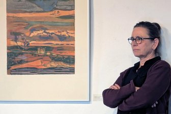 Augustusburger Turmgalerie: Ausblicke von hoch oben in die Kunstlandschaft - Die Künstlerin Gudrun Höritzsch in ihrer aktuellen Ausstellung in der Augustusburger Turmgalerie.