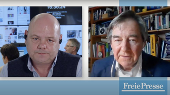 Aus dem Newsroom: Giga-Factory in Grünheide fertig - Fährt Tesla der deutschen Konkurrenz davon? -  Politikredakteur Jörg Telemann und Wirtschaftsredakteur Christoph Ulrich im Gespräch.