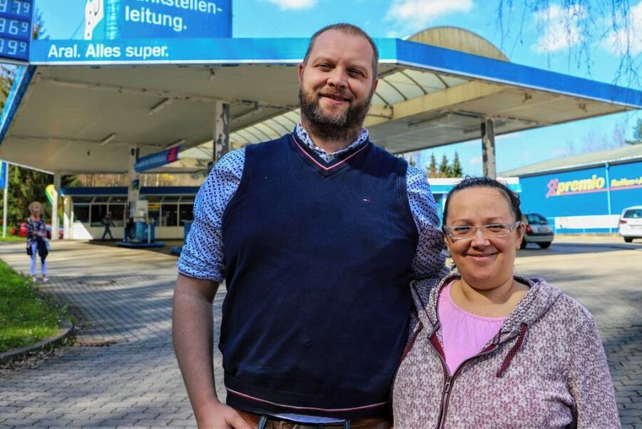 Aus Florida ins Erzgebirge - für die Tankstellen - Julia und Oliver Schmitz sind die neuen Pächter von drei Aral-Tankstellen in Lößnitz, Thalheim und Aue (Foto). Die Familie wohnt mit ihren Kindern in Marienberg. 