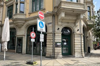 Aus für Spätzle, Hendl und Kaiserschmarrn: „Steyr Almgasthof“ in Zwickau überraschend geschlossen - Still und dunkel: Der „Steyr Almgasthof“ am Zwickauer Hauptmarkt ist geschlossen.