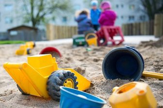Aus Spielplatz wird Rasenfläche -