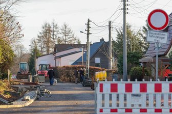 Ausbau Zechenstraße in Hohenstein-Ernstthal: Wie steht es kurz vor der Winterpause? - Dieser Abschnitt der Zechenstraße soll in den nächsten Tagen fertig werden.