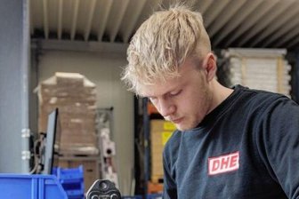 Ausbildungsmarkt: Lücke klafft zwischen Angebot und Nachfrage - Franz Freyer aus Gornsdorf gehört zu den Vorzeige-Lehrlingen bei Drechsler Haustechnik in Ehrenfriedersdorf. 