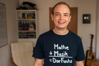 Ausbildungsmesse in Mittweida: Mathe-Influencer „DorFuchs“ live dabei - Johann Beurich aus Geithain dreht Mathe-Erklärvideos und veröffentlicht sie auf YouTube.