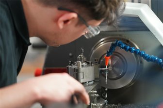 Ausbildungsplätze im Raum Chemnitz schon zu zwei Dritteln vergeben: Wo man als künftiger Azubi jetzt noch fündig wird - Ausbildung in einem Metallberuf - da geht einiges in Südwestsachsen. Die IHK meldet noch über 1000 freie Lehrstellen.