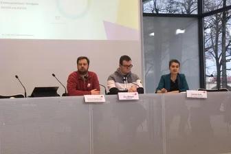 Ausbildungsreport der Gewerkschaftsjugend: Zufriedenheit unter sächsischen Azubis sinkt - Am Freitag stellte die DGB-Jugend ihren Ausbildungsreport vor: Vincent Seeberger, Eric Wilhelm, Daniela Kolbe (v.l.). Dem Report zufolge sind nur noch 71 Prozent der Auszubildenden im Freistaat mit ihrer Lehre zufrieden.