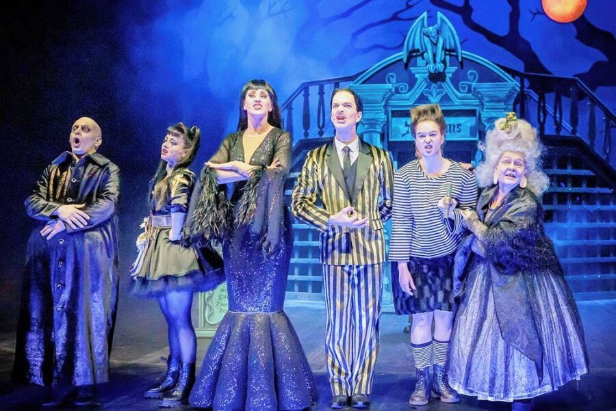 Ausblick in die neue Spielzeit am Theater Plauen-Zwickau: Was das Haus beben lassen soll - Weil es so ein Knaller war: Addams Family steht auch in der nächsten Spielzeit auf dem Programm.