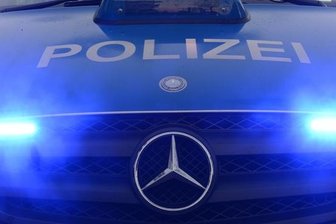 Auseinandersetzung in Bus: 26-Jähriger mit Glasflasche attackiert -