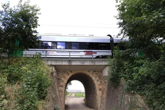 Ausfälle und Verspätungen bei RE 3 und RB 30 Chemnitz–Dresden: Zehn Züge betroffen - Die Störungen betreffen die Linien RE 3 und RB 30 der Mitteldeutschen Regiobahn zwischen Chemnitz über Freiberg nach Dresden.