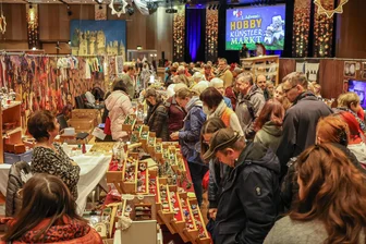 Ausflugstipps für den ersten Advent im Vogtland: Hobby-Künstler-Markt in Plauen lockt mit 50 Händlern - Gut besucht ist der Hobby-Künstler-Markt in Plauen. In diesem Jahr haben sich 50 Händler angekündigt.