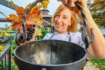 Ausgefallene Idee: 5000 Euro für ein Projekt, das Historie mit Kochkunst verbindet - Ideengeberin für den "Schmelztopf": Claudia Lappöhn. Für ihr Projekt "Miriquidi Melting Pot" bekam sie jetzt den ersten Preis beim Ideenwettbewerb der Leader-Region "Tor zum Erzgebirge". 
