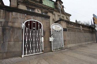 Ausgelassene Nacht endet in Prügelei - Im Raucherbereich der Villa Mocc in Zwickau kam es in der Nacht zum 4. Januar 2020 zu einer Schlägerei.