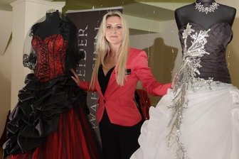 Ausgezeichnete Hochzeitsmode bei den "Traumtagen" im Ballhaus - Ina Riedel - Inhaberin einesBrautmodengeschäfts