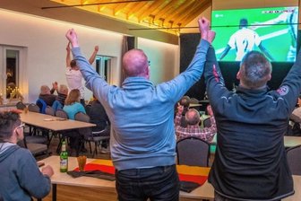 Ausgleichstor lässt WM-Hoffnung in Niederlauterstein wachsen -