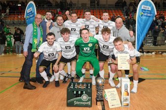 Auslosung des Freie-Presse-Pokals: 47 Mannschaften wollen dem VFC Plauen die Krone im Hallenfußball entreißen - Im vergangenen Winter setzte sich der VFC Plauen mit einer Mischung aus A-Jugendspielern und Oberligakickern die Hallenkrone auf.