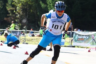 Ausrichter rollt zu fünfmal Gold - Linus Clauß vom SSV Geyer wurde, quasi vor der eigenen Haustür, Deutscher Meister im Rollski.