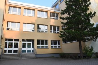 Ausrufen des Katastrophenfalls zur Rettung des Schulbetriebs - Auch für die Schülerinnen und Schüler der Klassen 7b und 8a der Geschwister-Scholl-Oberschule in Limbach-Oberfrohna findet bis einschließlich 14. Dezember wegen des Auftretens von Corona-Infektionen auf Anordnung des Kultusministeriums kein Unterricht im Schulhaus statt. 