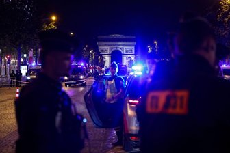 Ausschreitungen nach PSG-Erfolg gegen Bayern: 127 Festnahmen - 127 Menschen wurden in Paris bei Ausschreitungen festgenommen.