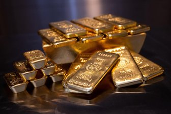 Außergewöhnlicher Fund in Sachsen: Gemeindemitarbeiter findet Goldbarren im Wert von 30.000 Euro - Mehrere Goldbarren (Symbolbild) fand ein Mitarbeiter der Gemeinde Bannewitz. Wie geht es nun weiter?