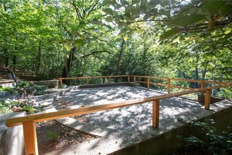 Aussichtsplattform am Plauener Stadtpark repariert - Unter anderem gab es für die Plattform ein neues Geländer.