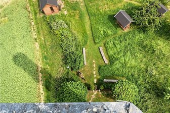 Aussichtsturm Böhrigen erwartet Gipfelstürmer - Dieser Blick bietet sich Besuchern des Aussichtsturms in Böhrigen von der Spitze des Bauwerks nach unten. 