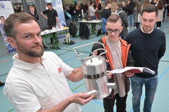Ausstellerrekord: In Schneeberg wird zum Ausbildungsmarkt eingeladen - Vergangenes Jahr beim Ausbildungsmarkt dabei war auch die Firma Multibau.