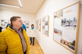 Ausstellung der Plauener Straßenbahn wird verlängert - Im Plauener Rathausfoyer kann nun bis Jahresende die Ausstellung zu 130 Jahre Straßenbahn besichtigt werden.