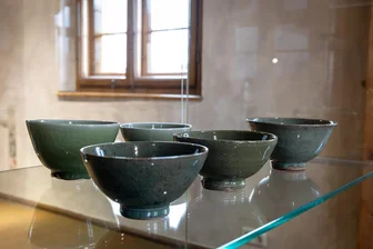 Ausstellung in Chemnitz zeigt, was Teeschalen zu Kunstobjekten macht - 