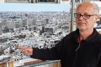 Ausstellung in Schwarzenberger Gotteshaus: Fotos zeigen, was Flüchtlinge aus ihrer Heimat treibt - Pfarrer Christian Kurzke, Beauftragter für Nahostarbeit der evangelischen Kirche in Mitteldeutschland, zeigt jetzt in Schwarzenberg 141 großformatige Fotos zur Lage in Libanon, Syrien - hier Aleppo - und Irak.