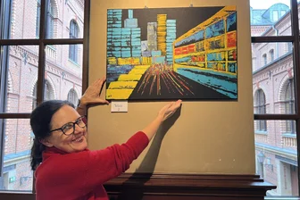 Ausstellung in Zwickau: Farbenfrohe Stadtansichten werden im Landgericht gezeigt - Heike Lehrs Ausstellung „City Colors“ wird ab Montag am Landgericht gezeigt.