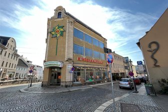 Ausstellung zu Visionen für das Göltzschtal endet - An der Ecke Marktstraße/Am Graben steht das einstige Kinderkaufhaus in der Reichenbacher Innenstadt.