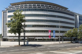 Ausstellung zur Architektur der sächsischen Moderne im Landgericht Chemnitz - Das frühere Kaufhaus Schocken gehört zu den Beispielen modernen Bauens der Ausstellung.